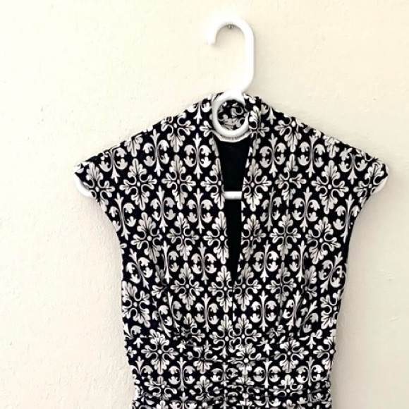 MOVING SALE❗️🆕 White House Black Market dress - Picture 3 of 5